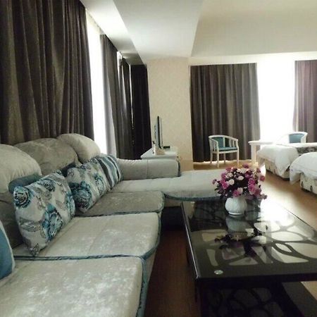 Zhenzhou Lantian Business Hotel Csengcsou Kültér fotó